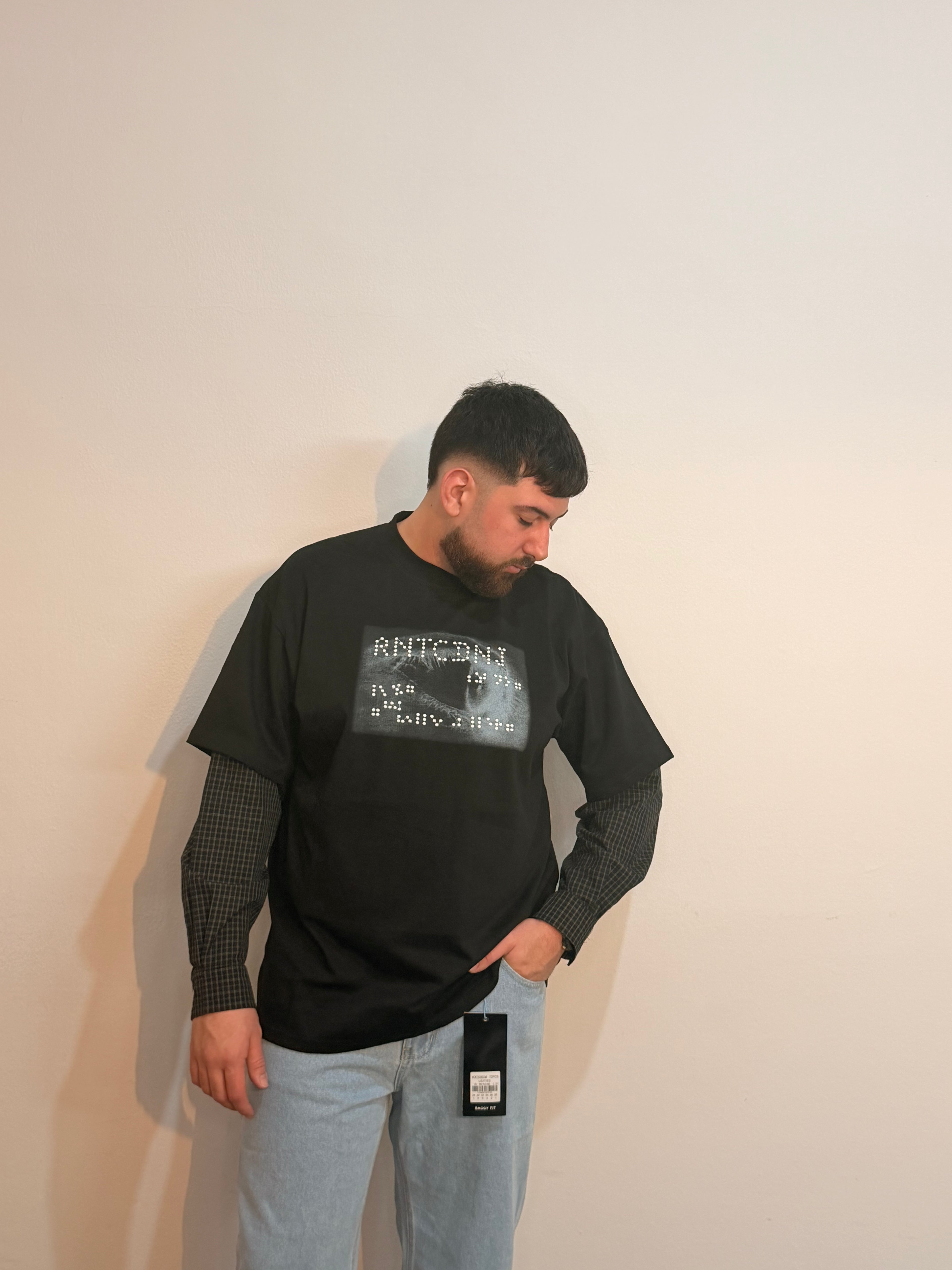 Long-sleeve graphics