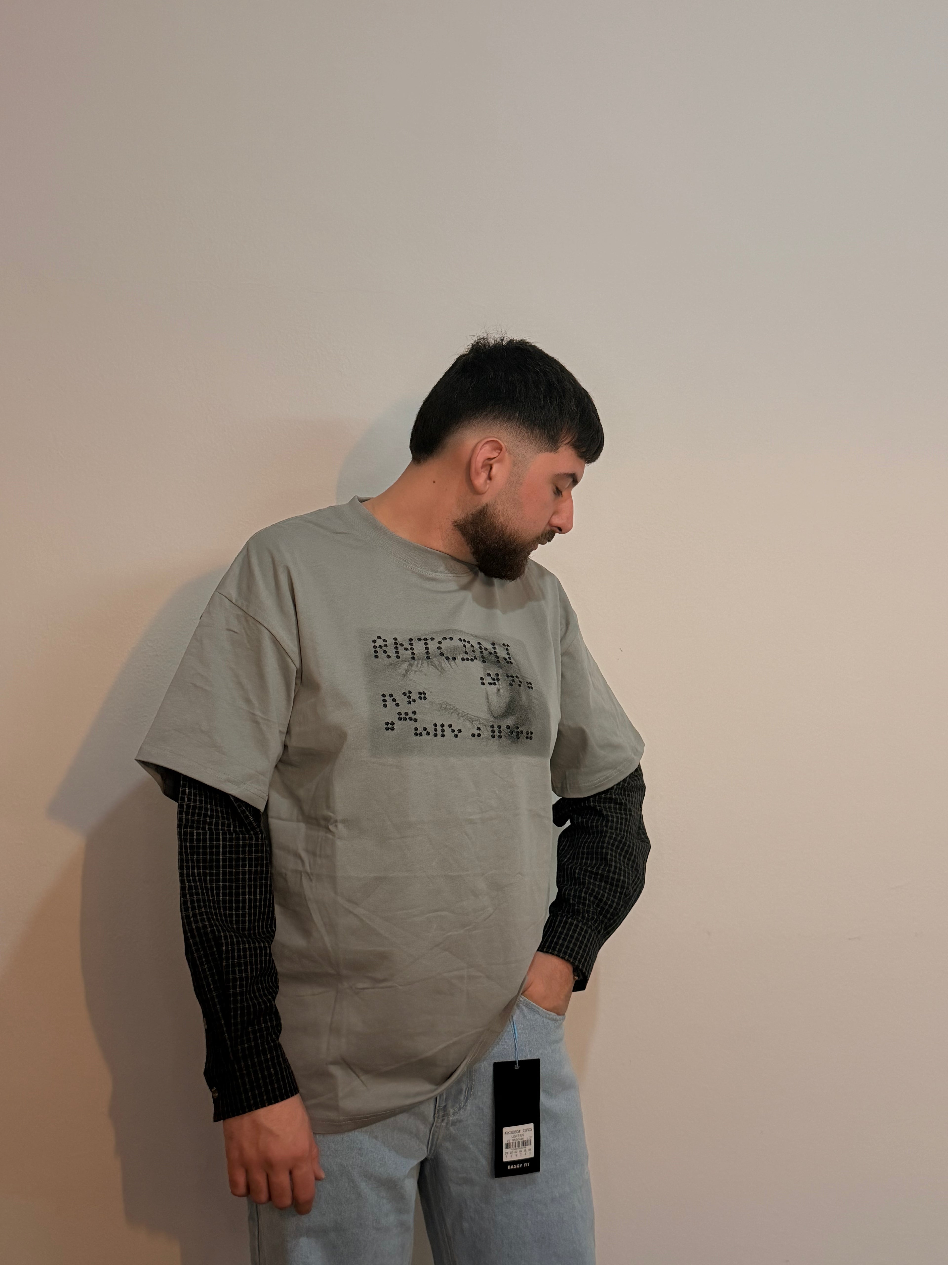 Long-sleeve graphics